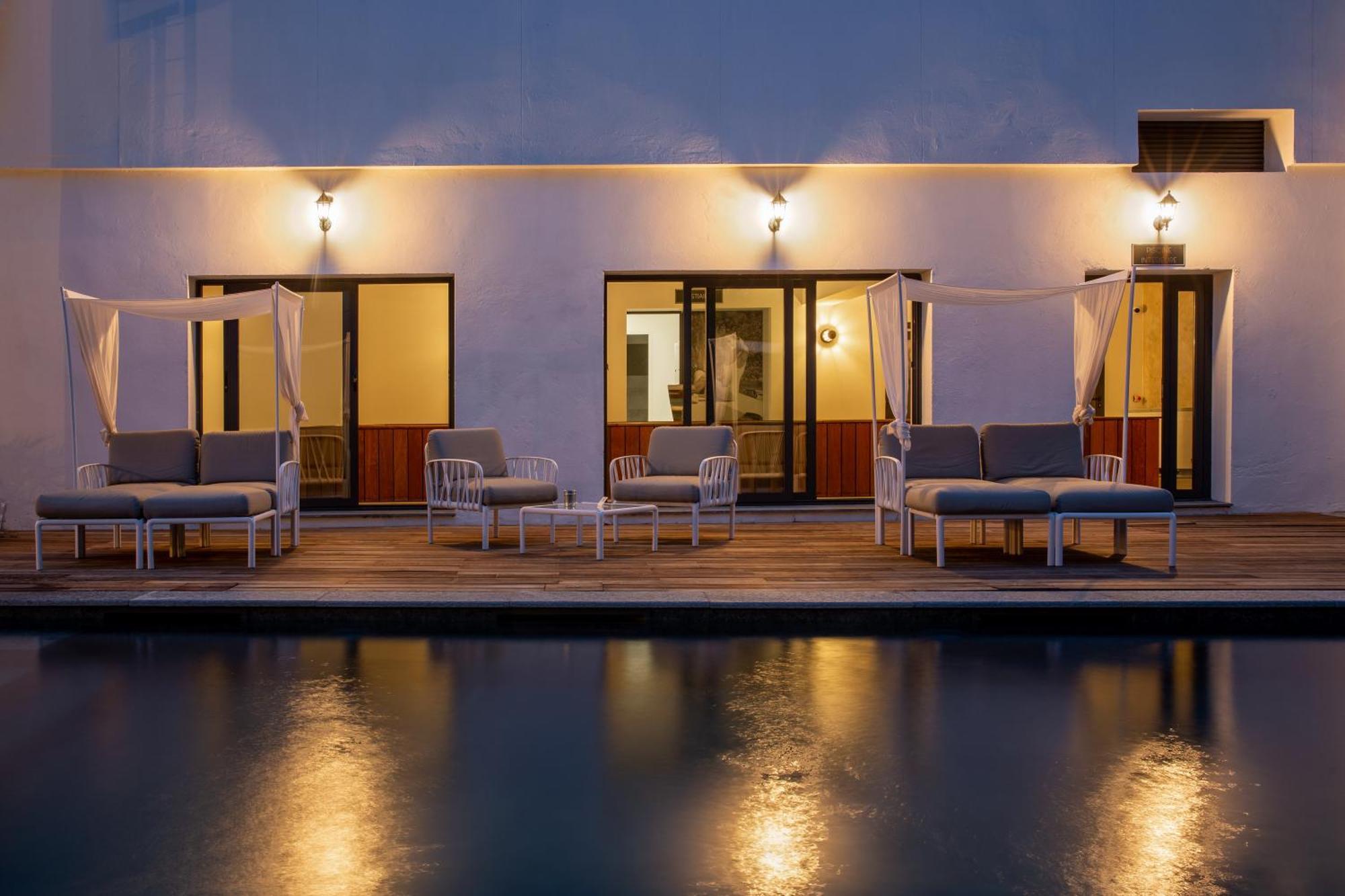 Best Western Hotel Casa Bianca, Piscine Interieure Et Exterieure Кальви Экстерьер фото